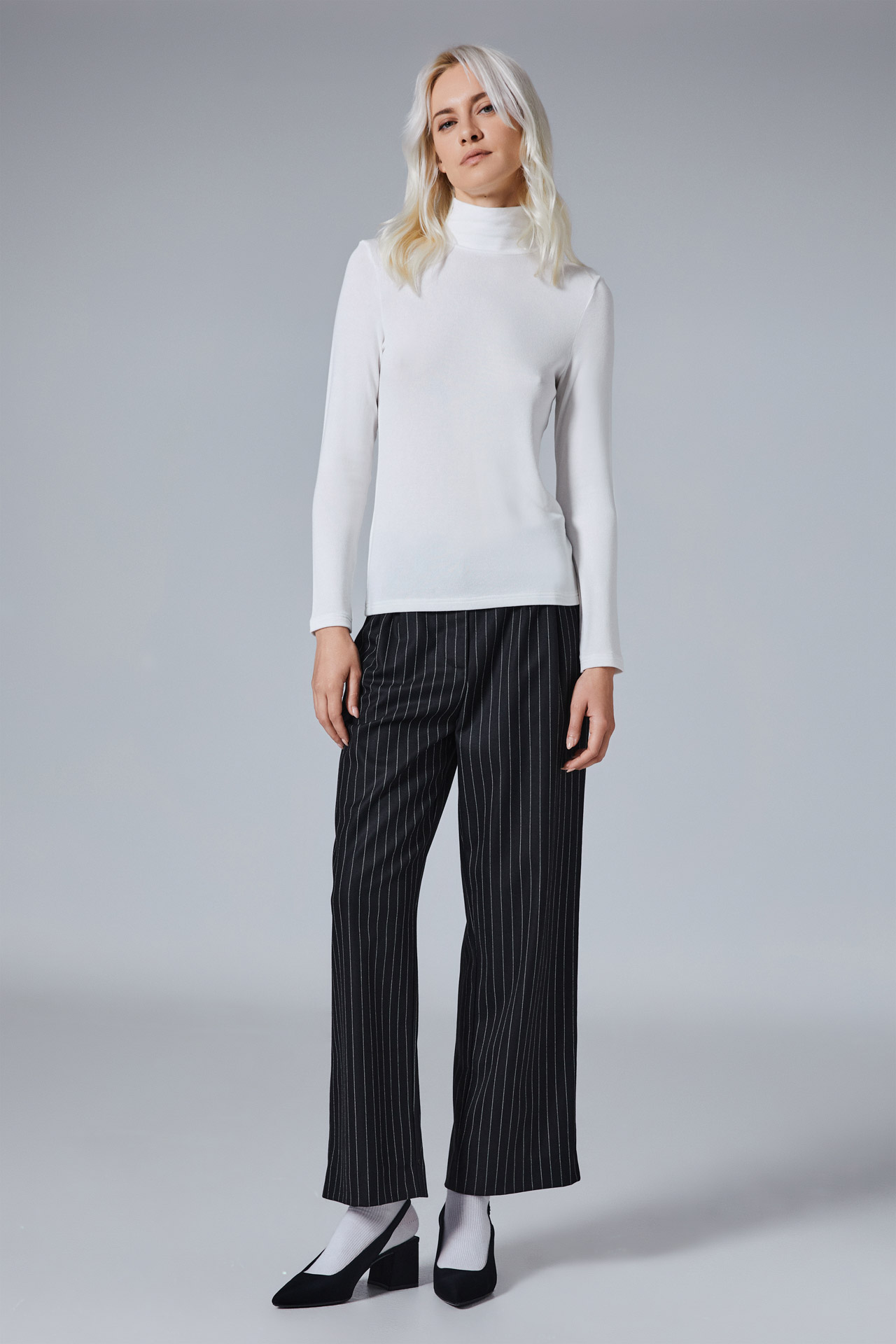 FW23-018-BLACK (1)_4tailors_montstripes_stripedsuit_tailored_suit_office_blazer_greekdesigners_fashion_ootd_stylish_