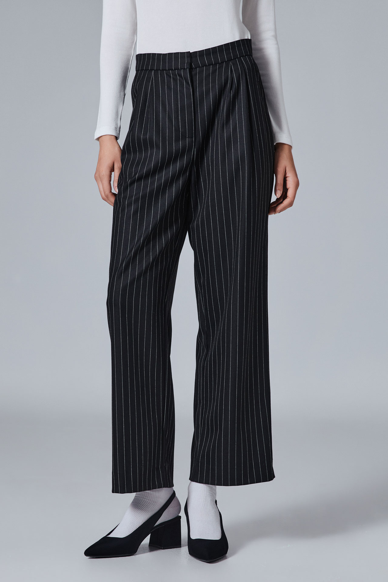 FW23-018-BLACK (3)_4tailors_montstripes_stripedsuit_tailored_suit_office_blazer_greekdesigners_fashion_ootd_stylish_