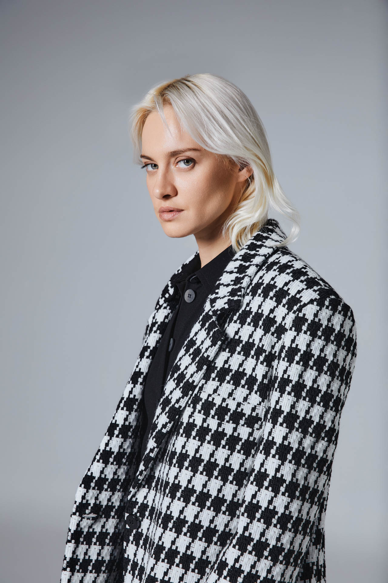 FW23-133-BLACK-WHITE (3)4tailors_tissue_blazer_check_checked_piedepoule_blackandwhite_jacket_greekdesigners_winter_fashion_style_ootd