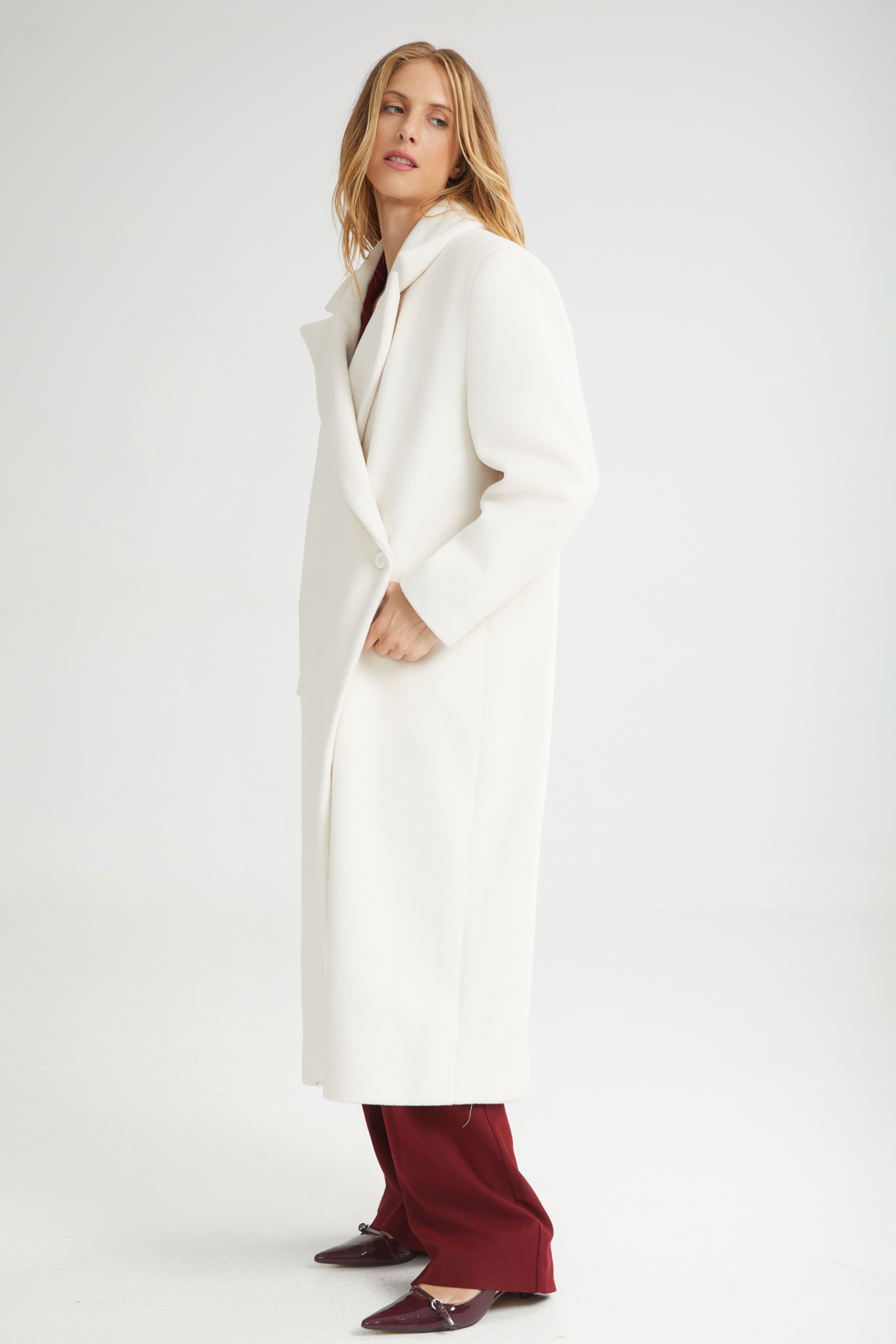 FW24-311-WHITE_3_COAT_white_light_OUTERWEAR_snowflake_overcoat_4tailors__inmotion_greekdesigners_fashion_