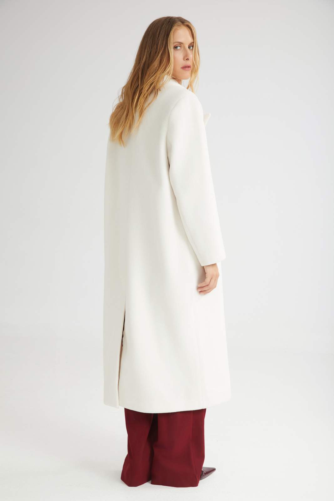 FW24-311-WHITE_4_COAT_white_light_OUTERWEAR_snowflake_overcoat_4tailors__inmotion_greekdesigners_fashion_