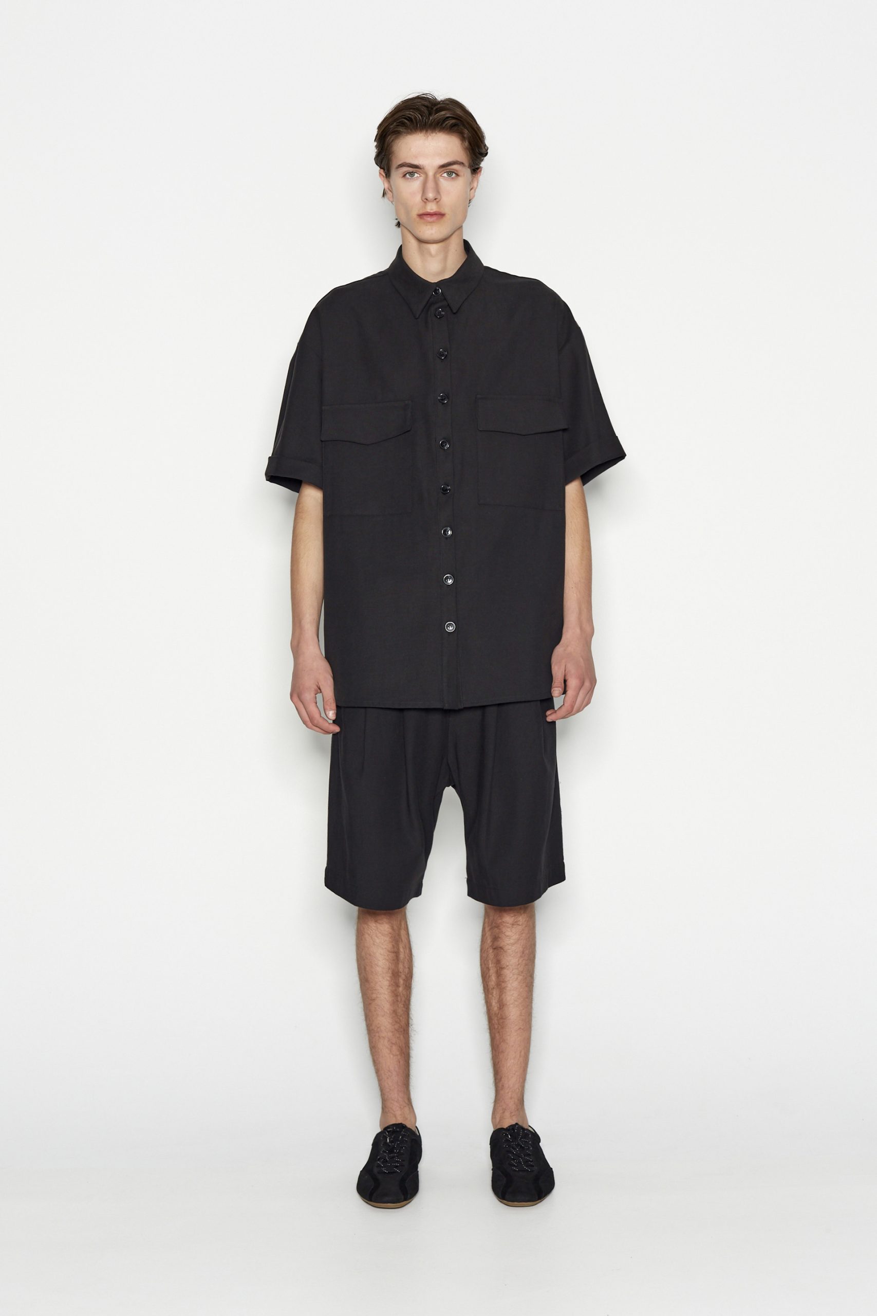 25nr2IMG_7638_nr_nadiarapti_shirt_oversized_beige_black_desert_dessert_top_diakopes_greekdesigners_fashion_ootd_