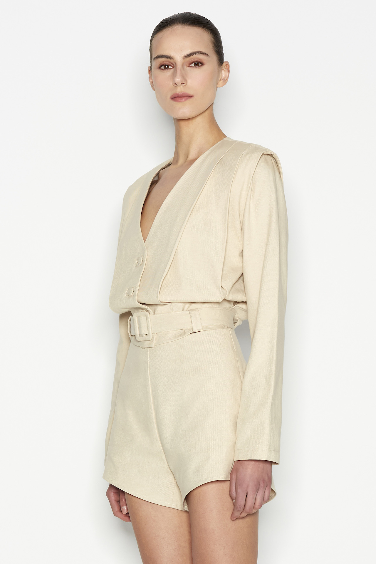 25nr2d21025_nr_nadiarapti_jacket_vest_beige_black_desert_dessert_outerwear_diakopes_greekdesigners_fashion_ootd_