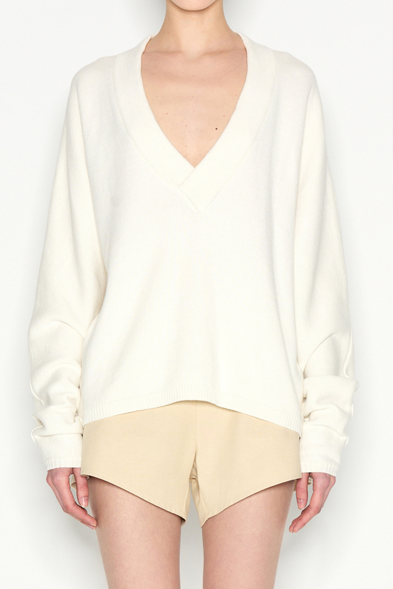 3nr2522369-2_nr_nadiarapti_SWEATER_vneck_melange_white_ecru_offwhite_grey_vneck_knitwear_diakopes_greekdesigners_fashion_ootd_