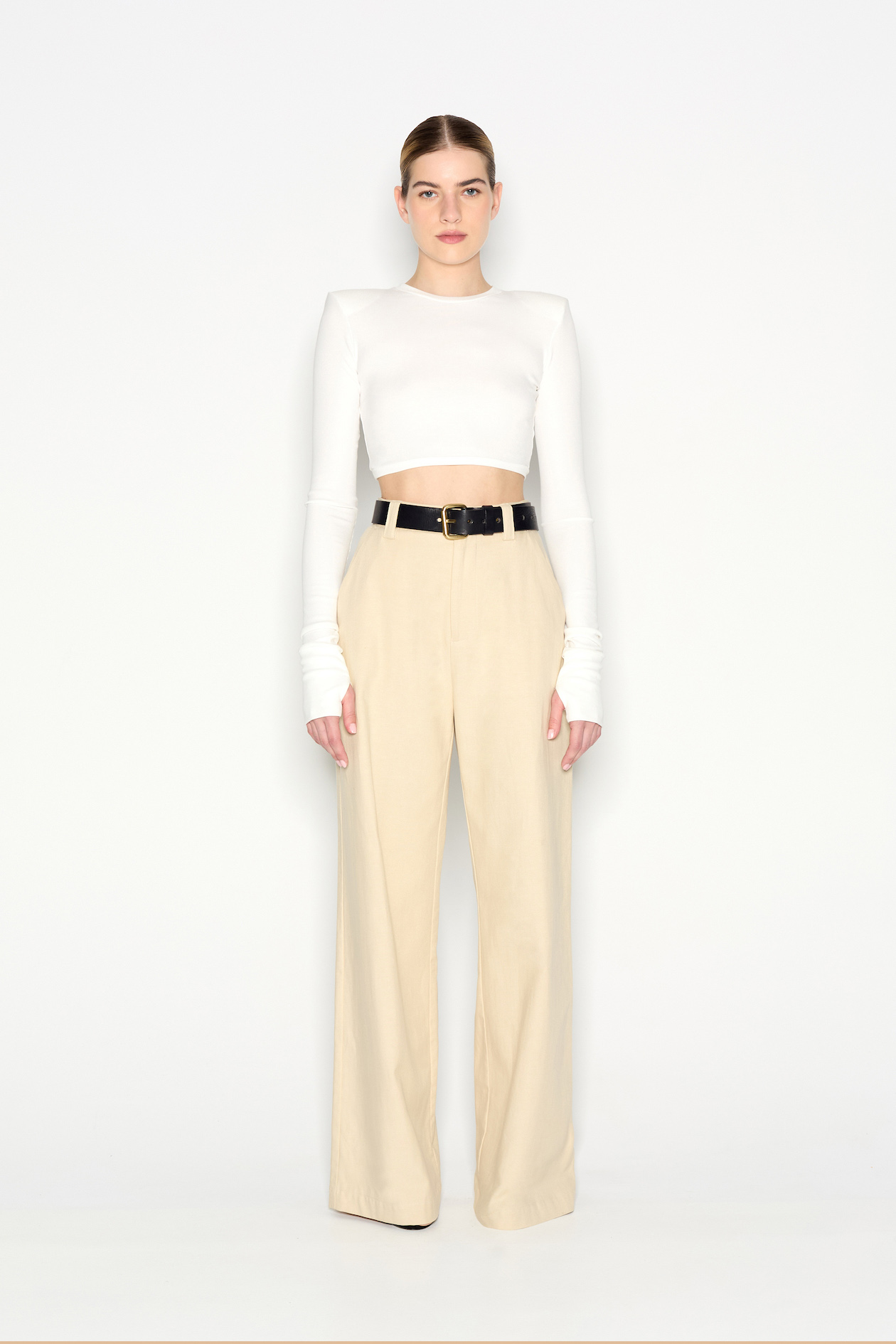 3nr2523259_nr_nadiarapti_SWEATER_OASIS_CROPTOP_white_ecru_offwhite_BLACK_CROPPED_knitwear_diakopes_greekdesigners_fashion_ootd_