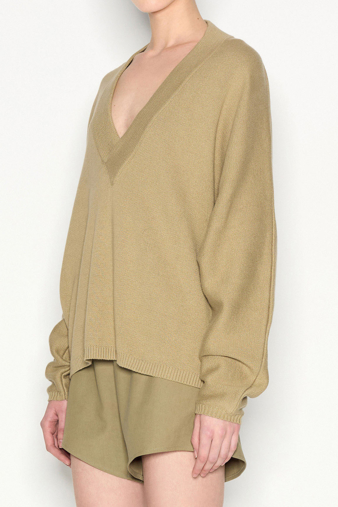 3nr2523342-2_nr_nadiarapti_SWEATER_vneck_melange_white_ecru_offwhite_grey_vneck_knitwear_diakopes_greekdesigners_fashion_ootd_