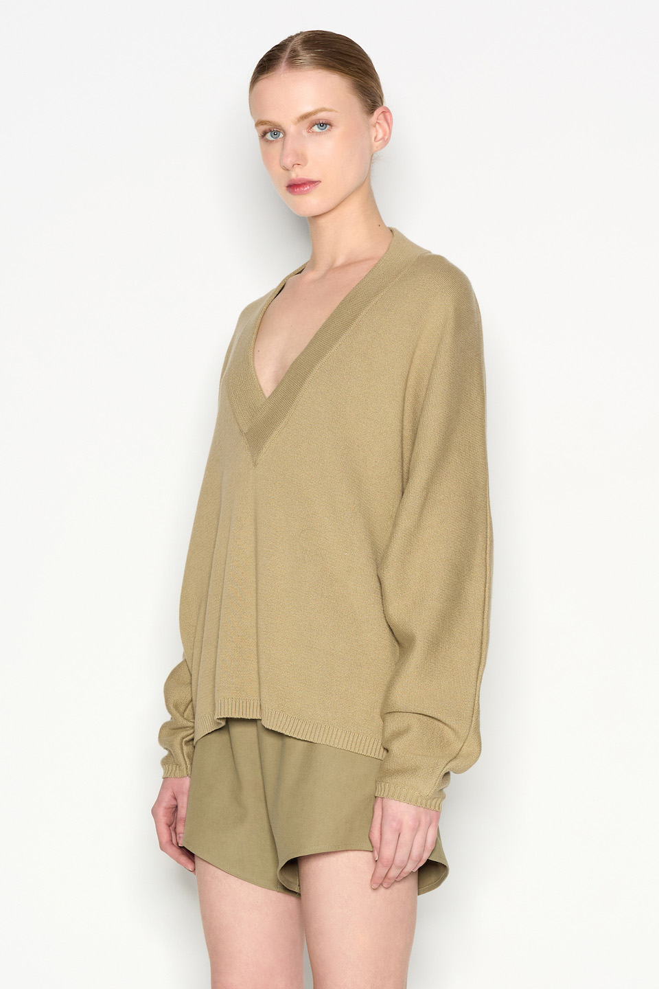 3nr2523342_nr_nadiarapti_SWEATER_vneck_melange_white_ecru_offwhite_grey_vneck_knitwear_diakopes_greekdesigners_fashion_ootd_