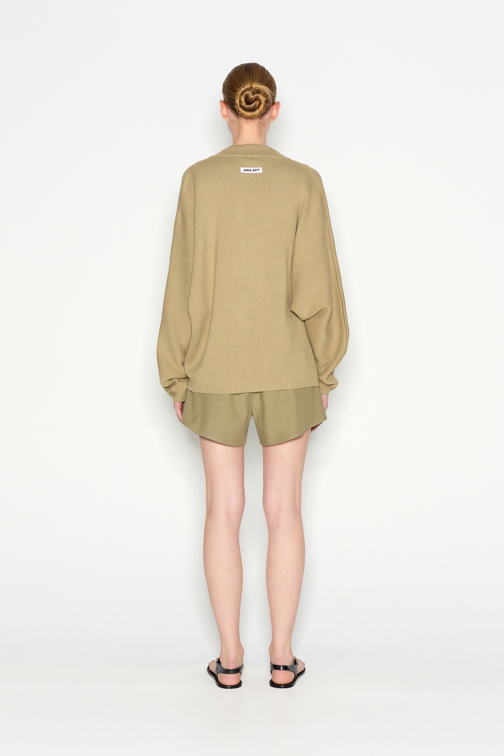 3nr2523346_nr_nadiarapti_SWEATER_vneck_melange_white_ecru_offwhite_grey_vneck_knitwear_diakopes_greekdesigners_fashion_ootd_