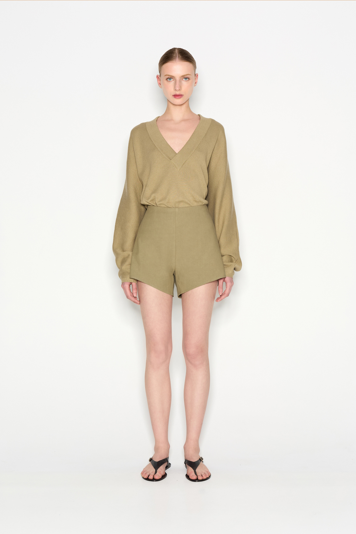 3nr2523353_nr_nadiarapti_SWEATER_vneck_melange_white_ecru_offwhite_grey_vneck_knitwear_diakopes_greekdesigners_fashion_ootd_