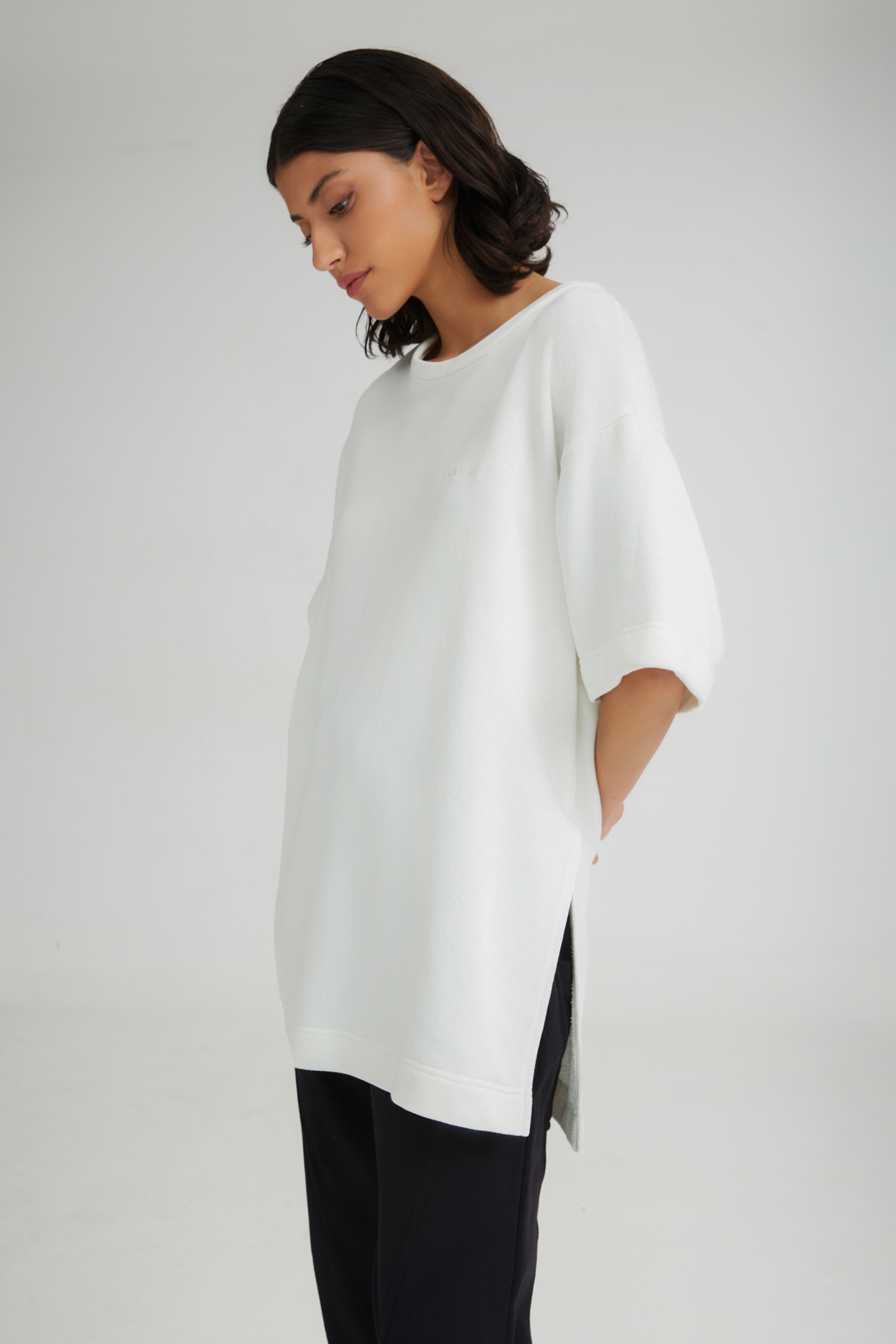 SS25-223-WHITE_2_4tailors_theshorbettop_top_athleisure_blouse_black_white_casual_chic_fashion_style_ootd_greekdesigners_