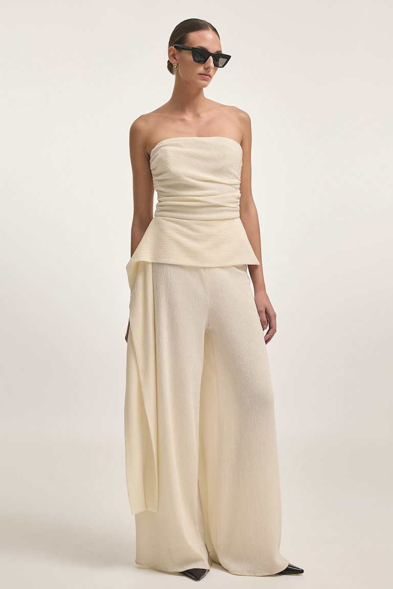 DROP2_Nadia_Rapti_DROP2_1113 copy_nadiarapti_nr_24h_subway_beige_black_strapless_top_white_wideleg_pants_blouse_fashion_greekdesigners_ootd_