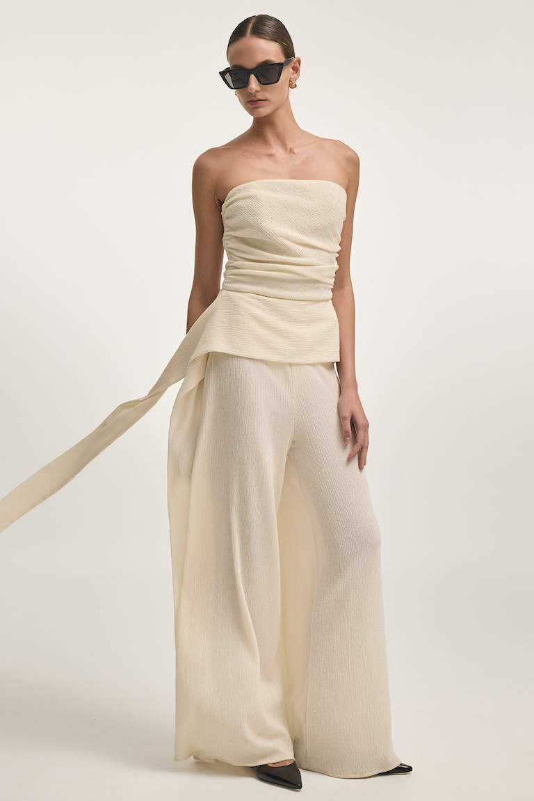 DROP2_Nadia_Rapti_DROP2_1178 copy_nadiarapti_nr_24h_subway_beige_black_strapless_top_white_wideleg_pants_blouse_fashion_greekdesigners_ootd_