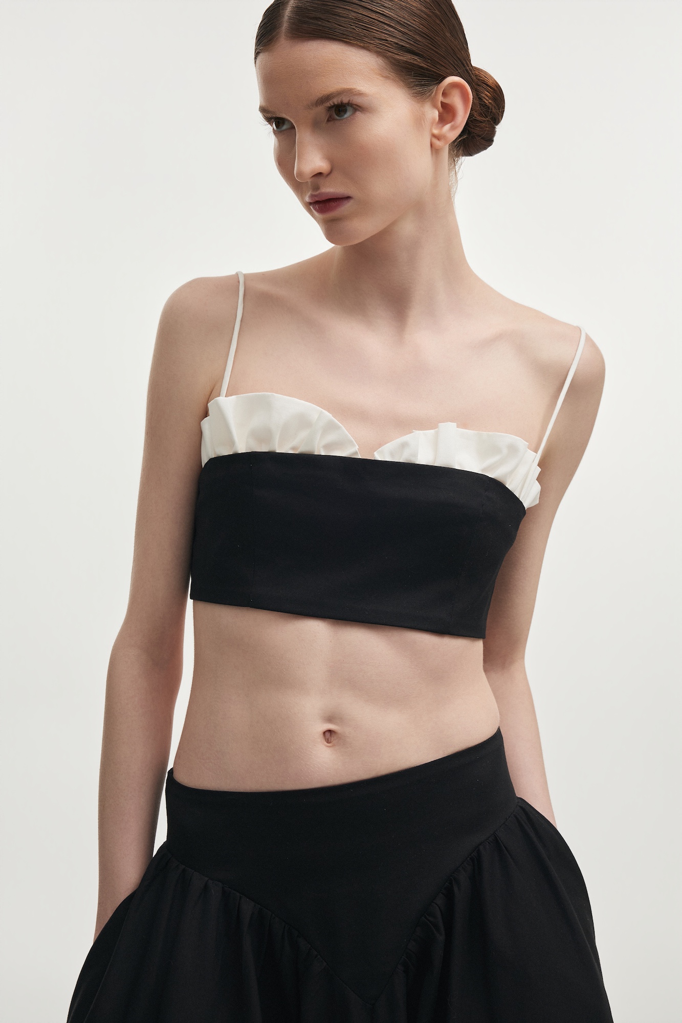 NR_E_SUM26_1201534 copy_hibiscus_crop_cropped_top_white_black_stylish_sleeve_short_greekdesigners_ootd_nadiarapti_nr_