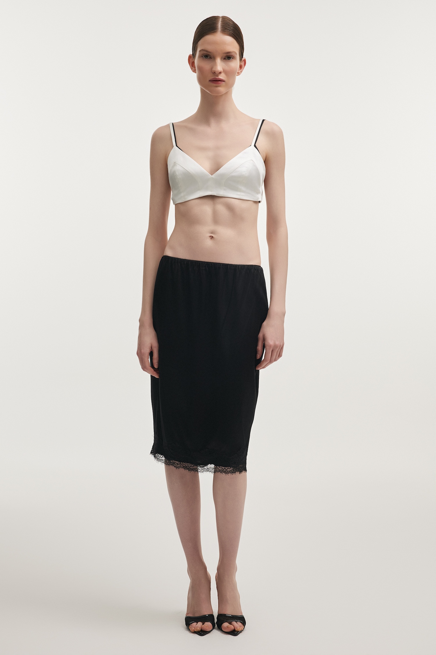 NR_E_SUM26_13540 50 copy_naia_bralette_silk_bra_triangle_top_white_black_stylish_sleeve_short_greekdesigners_ootd_nadiarapti_nr_