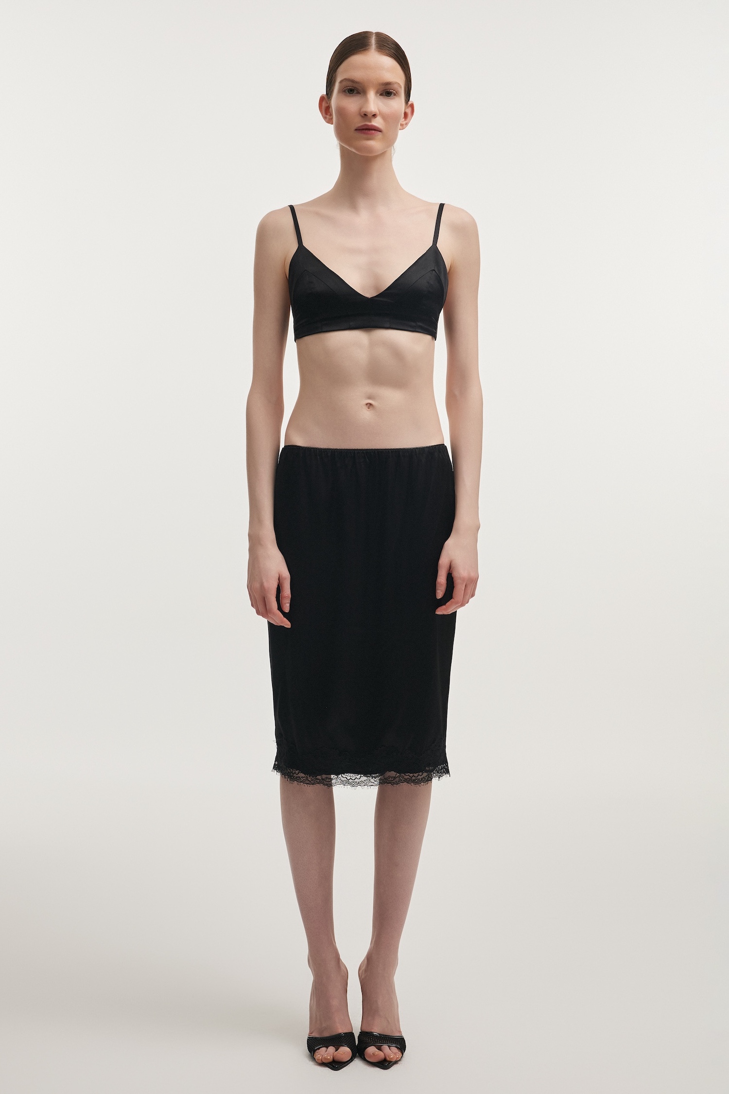 NR_E_SUM26_13621 50 copy_naia_bralette_silk_bra_triangle_top_white_black_stylish_sleeve_short_greekdesigners_ootd_nadiarapti_nr_