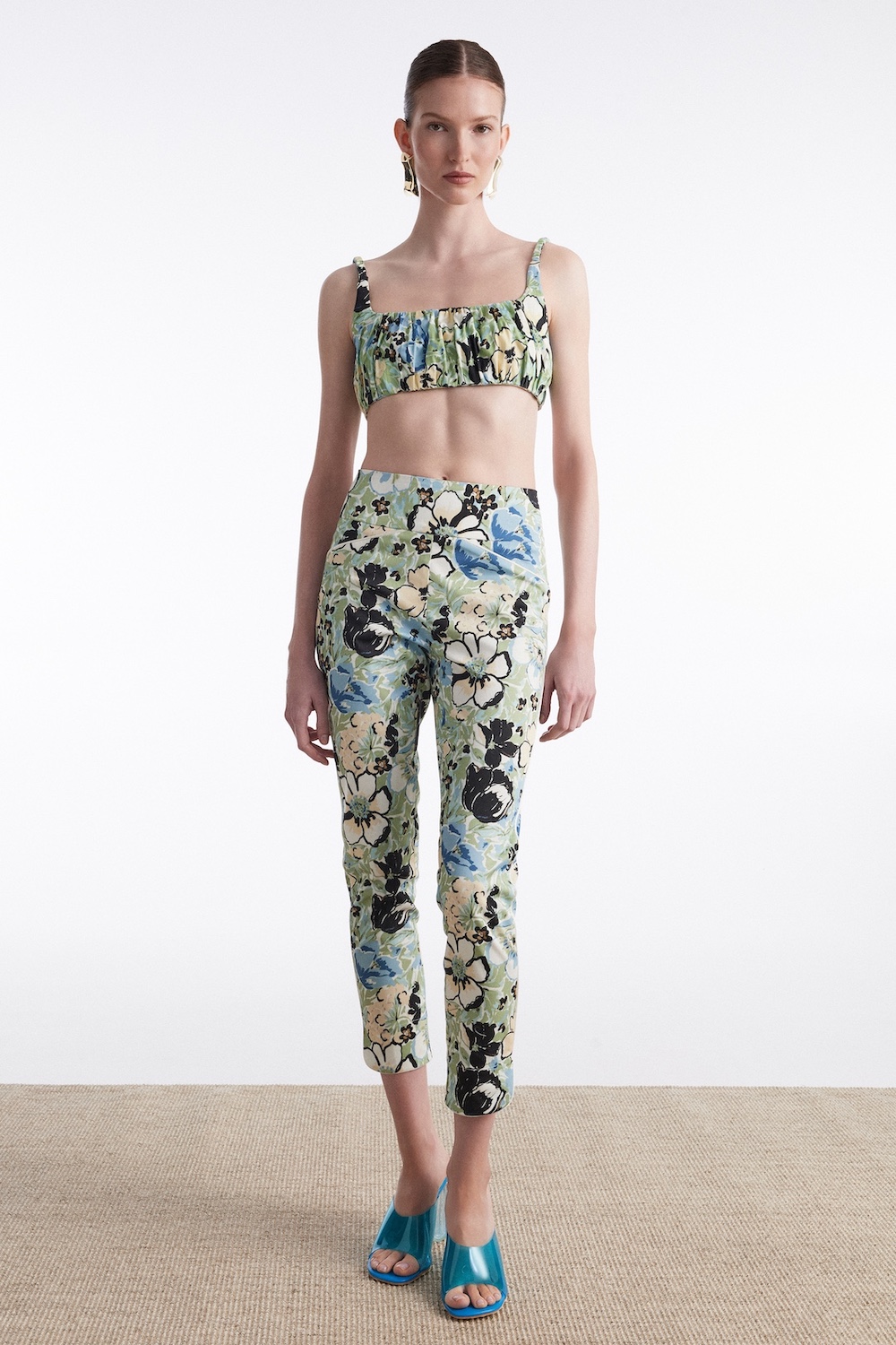 NADIA_RAPTI_SUMMER27754605 copy_nr_alice_top_floral_bllue_pink_trousers_crop_top_pants_bottoms_fashion_ootd_greekdesigners_nadia_rapti_